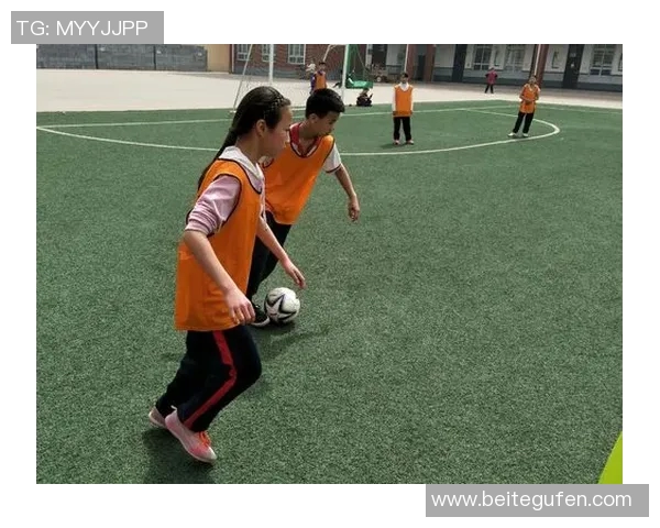 足球打水的趣味与技巧探讨如何在水中体验足球的乐趣与挑战